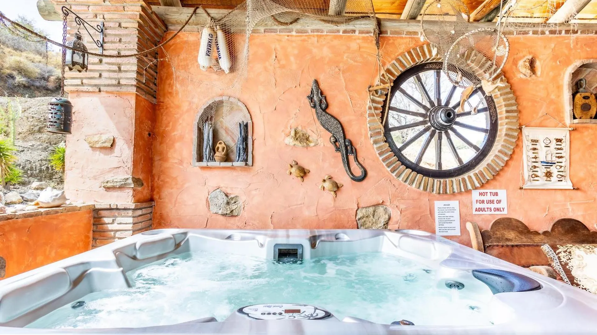 Holiday home Luxurious Private Cabin Pool Hottub & Fireplace Malaga