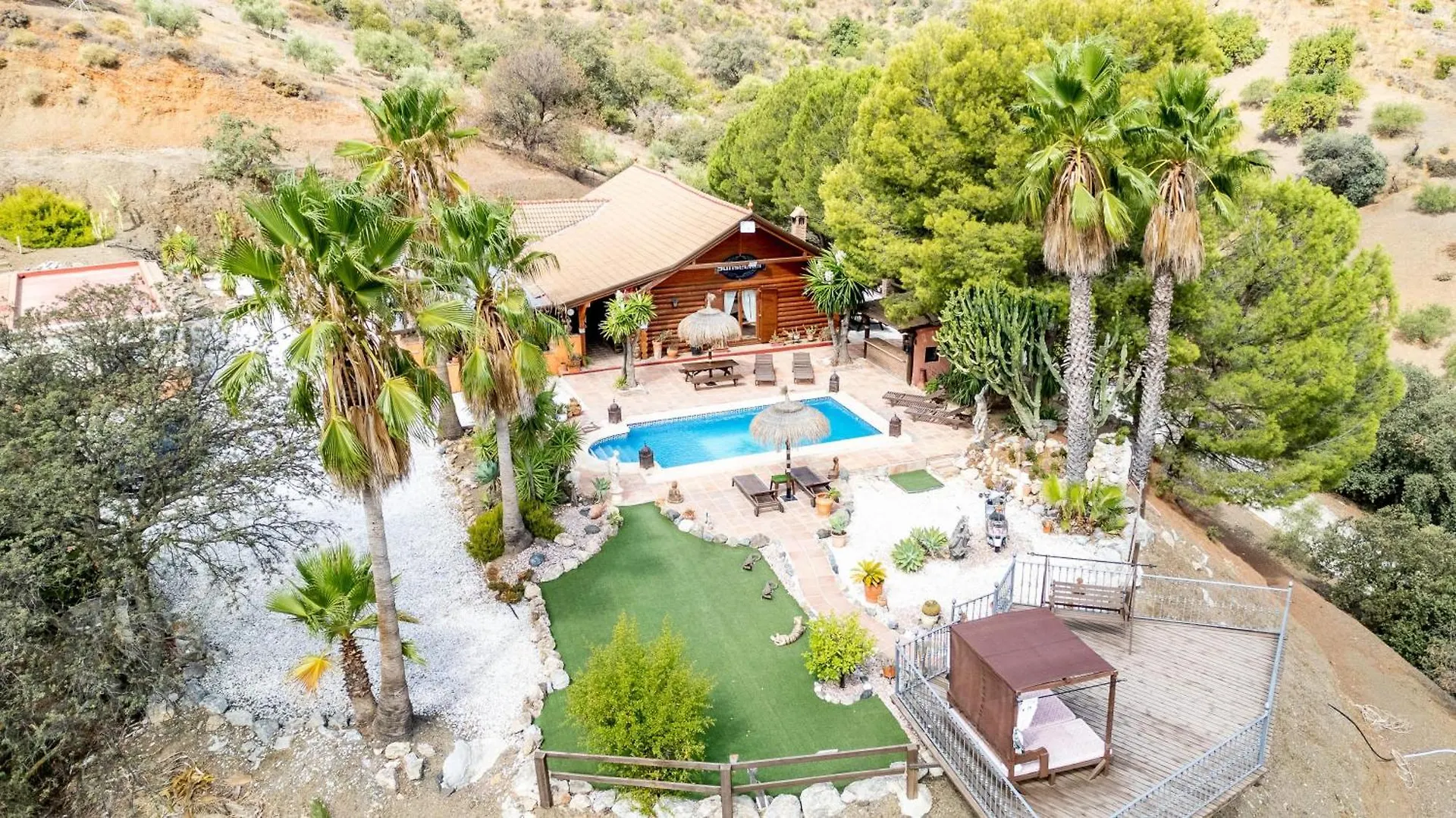 Luxurious Private Cabin Pool Hottub & Fireplace Malaga 0*,  Spain