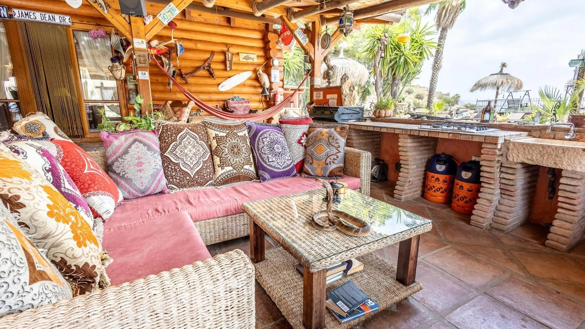Luxurious Private Cabin Pool Hottub & Fireplace Malaga 0*,  Spain