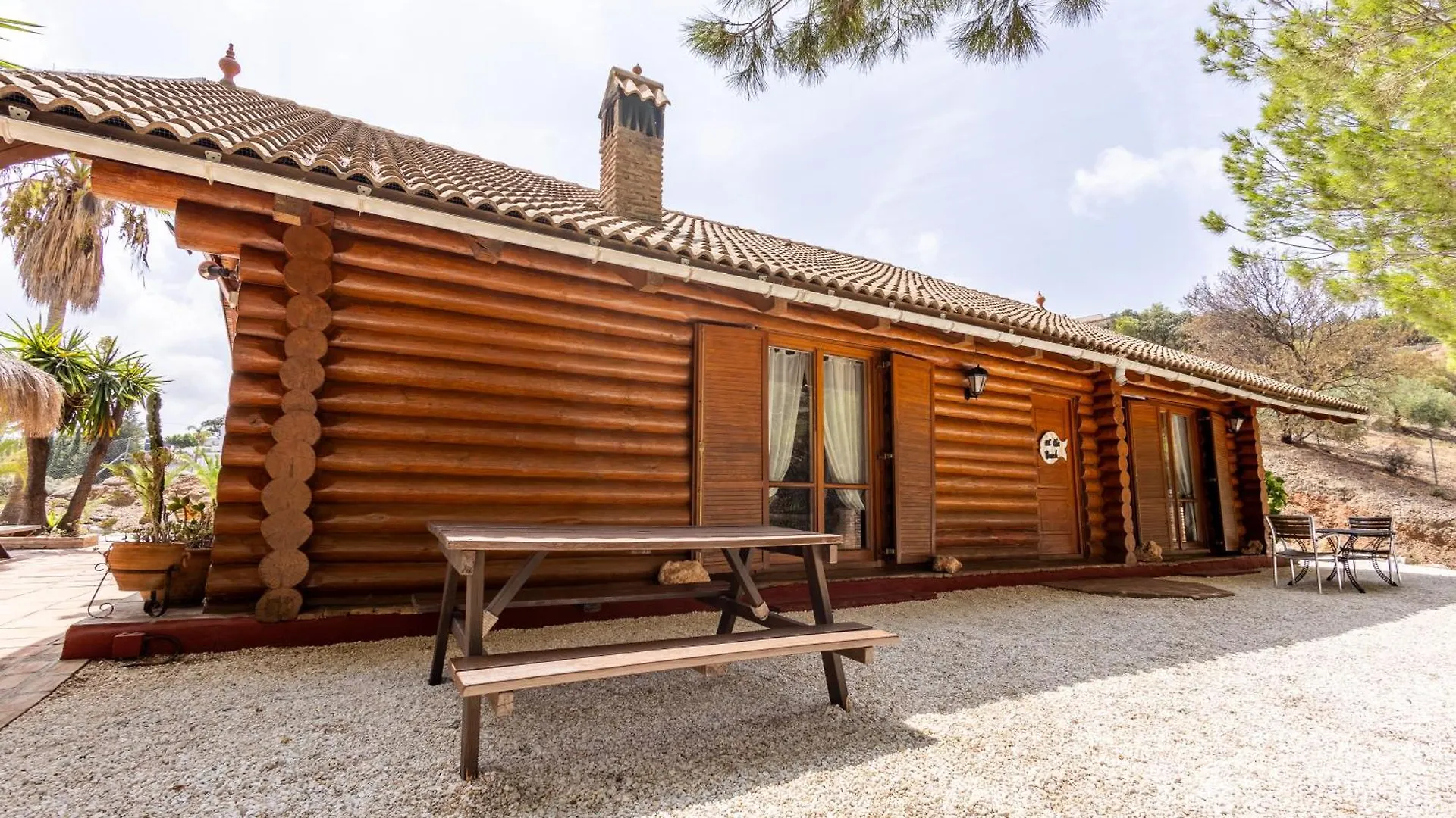Luxurious Private Cabin Pool Hottub & Fireplace Malaga