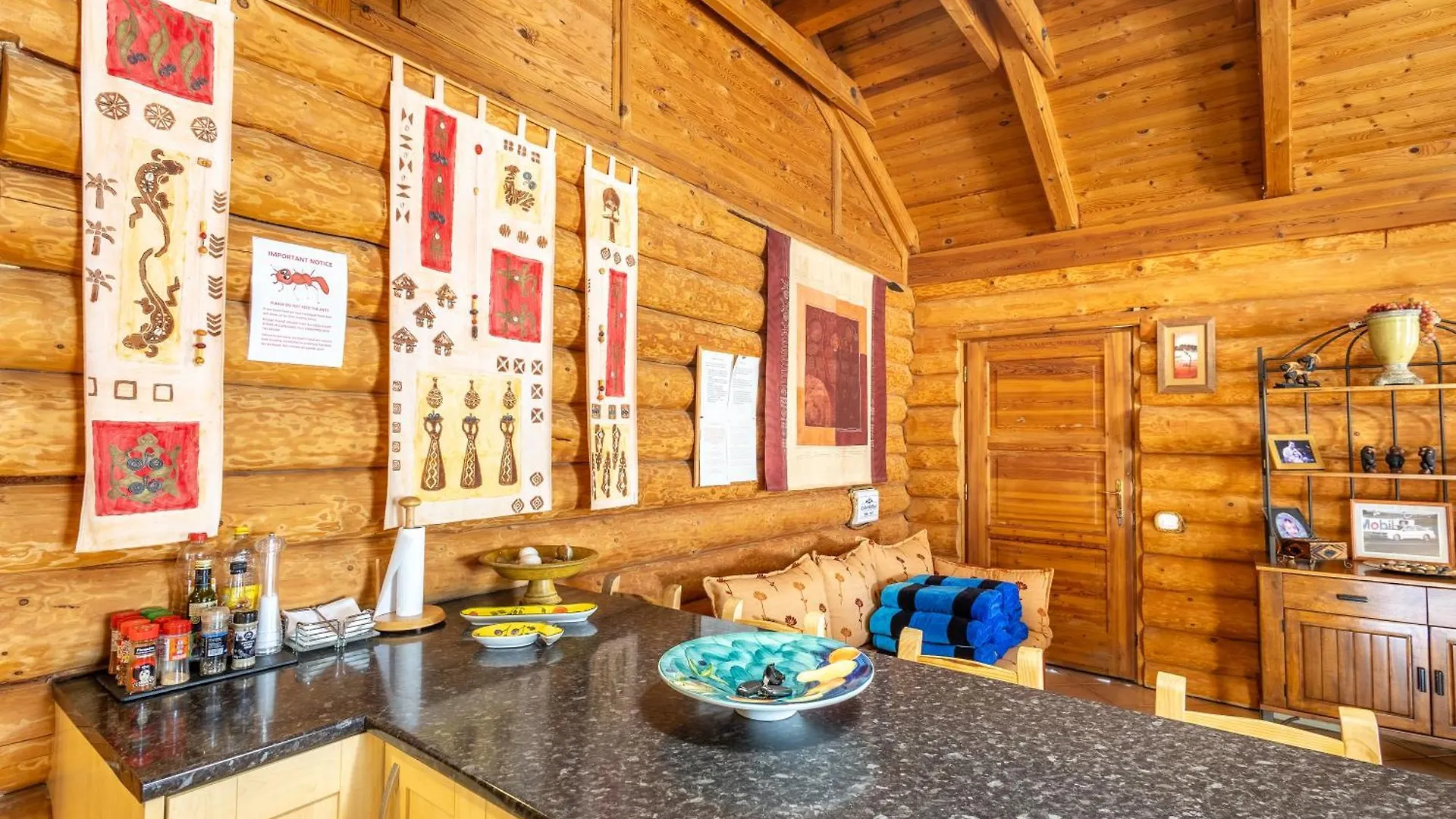 Luxurious Private Cabin Pool Hottub & Fireplace Malaga 0*,
